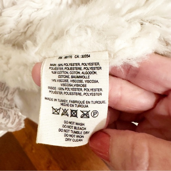 𝅺Anthropologie Hei Hei Women’s Faux Sherpa Jacquard Vest Southwestern Pattern S - Picture 5 of 10